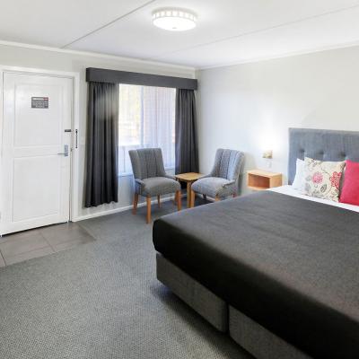 Deni Motel King Room 2a